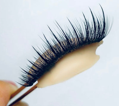 PREMADE UNFANNED SPIKY LASHES